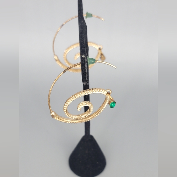 Spiral Green Goldtone Earrings and Cross Black And Green Bracelet - Picture 4 of 12